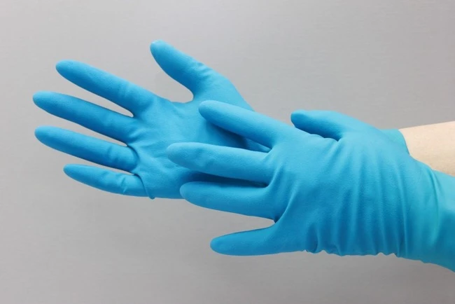 В России начался выпуск бытовых нитриловых перчаток