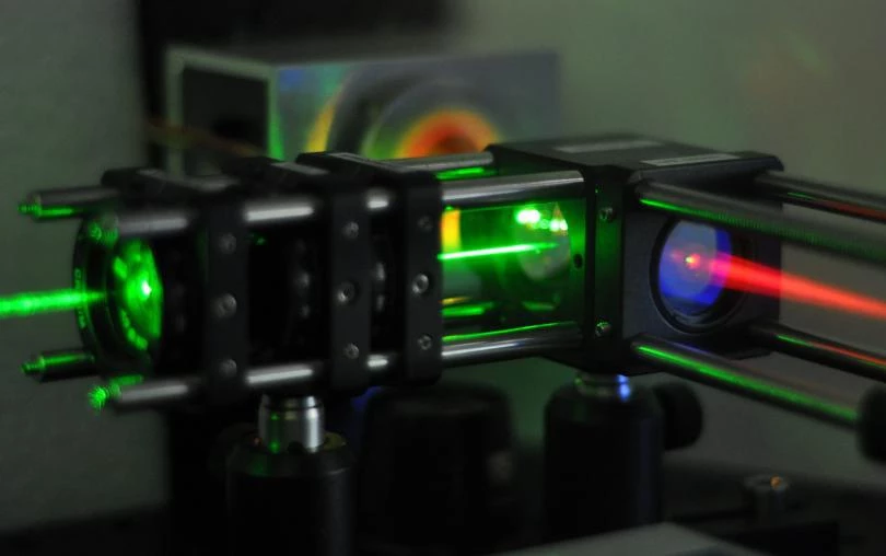 В НГУ создали волоконный лазер с широким диапазоном длин волн