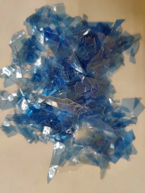Продать - Продам дробленую рентген пленку  (цвет голубая, белая)