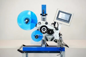 Автоматическая этикетировочная машина ЭМ04.00