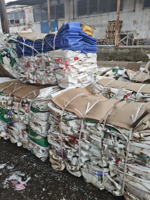 Продам канистру из под химии