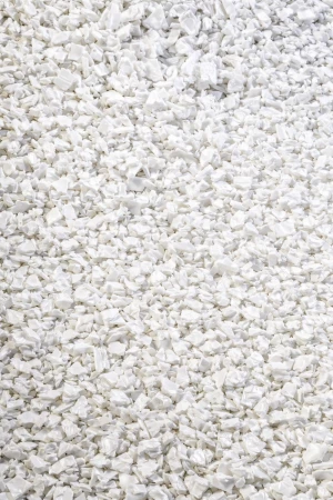 Дробленка полипропилен ПП белая, вторичка, из пищевого ведра